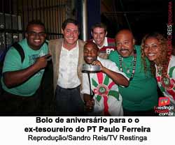 Bolo de aniversrio para o o ex-tesoureiro do PT Paulo Ferreira - Reproduo/Sandro Reis/TV Restinga