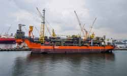 De Cingapura. Navio-plataforma Pioneiro de Libra: unidade que ser usada no pr-sal foi construda no exterior - Divulgao