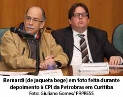 O Globo G1 - 27/10/15 - Bernardi (de jaqueta bege) em foto feita durante depoimento  CPI da Petrobras em Curitiba (Foto: Giuliano Gomes/ PRPRESS)