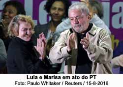 Lula e Marisa em ato do PT - PAULO WHITAKER/REUTERS/15-8-2016