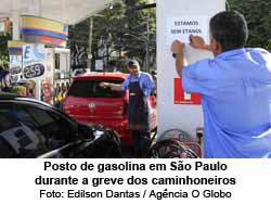 Posto de gasolina em So Paulo durante a greve dos caminhoneiros - Edilson Dantas / Agncia O Globo