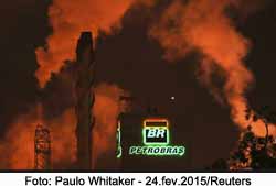Petrobras em chamas - Foto: Paulo Whitaker / Reuters / 24.fev.2015
