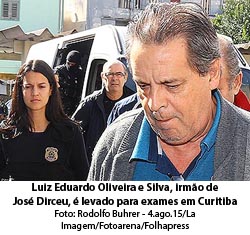 Folha de So Paulo - 08/08/15 - Luiz Eduardo Oliveira e Silva, irmo de Jos Dirceu,  levado para exames em Curitiba Foto: Rodolfo Buhrer - 4.ago.15/La Imagem/Fotoarena/Folhapress