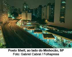Posto Shell, ao lado do Minhoco, SP - Foto: Gabriel Cabral / Folhapress