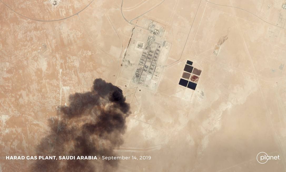 Refinaria da ARAMCO, Arbia Saudita sob ataque - Foto: Planet /O Glob / 14.09.2019