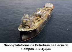 Navio-plataforma da Petrobras na bacia de Campos - Divulgao