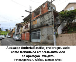 O Globo - 30/08/2015 - A casa de Andreia Bastio, endereo usado como fachada de empresa envolvida na operao lava-jato. - Agncia O Globo / Marcos Alves